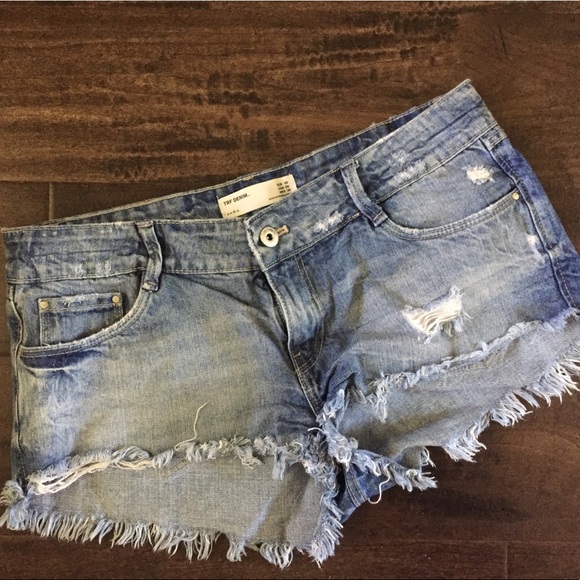 Zara Light Wash Denim Shorts - Picture 1 of 4